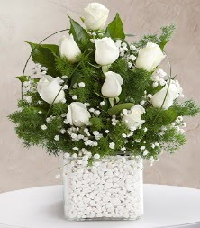 9 beyaz gül vazosu  Batıkent Ankara çiçek satışı 