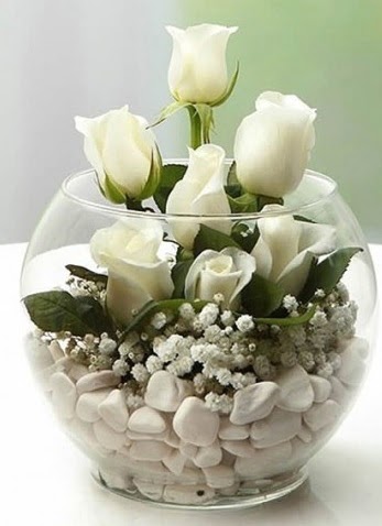 Beyaz Mutluluk 9 beyaz gül fanusta  Batıkent Ankara çiçek siparişi sitesi  